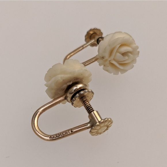 Vintage Krementz Carved Rose Scewback Earrings - Picture 7 of 7